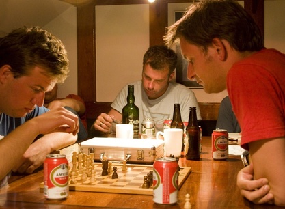 thumb_MD_interieur_potje_schaken_met_pijpje_bier.jpg