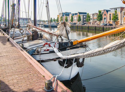 Zuid Holland afgemeerd in Harlingen.jpg