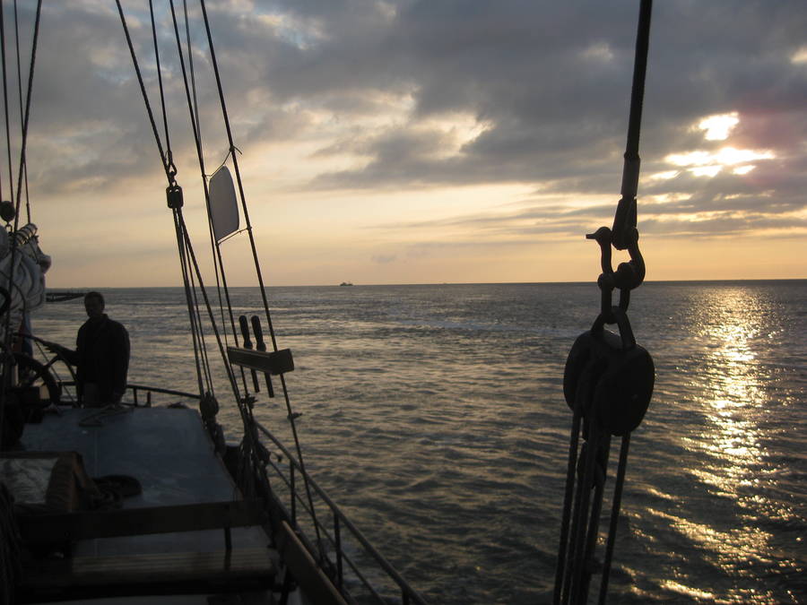 IJsselmeer - Am Ufer entlang des IJsselmeers segeln