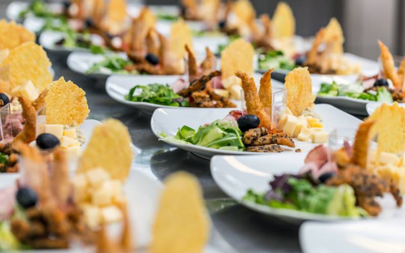 Catering - Genießen Sie einen unbeschwerten Segeltörn mit ausgezeichnetem Essen!