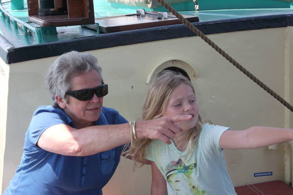 Segelblog - Familienzeit: Segeln mit drei Generationen – Jubiläum auf dem Wasser feiern